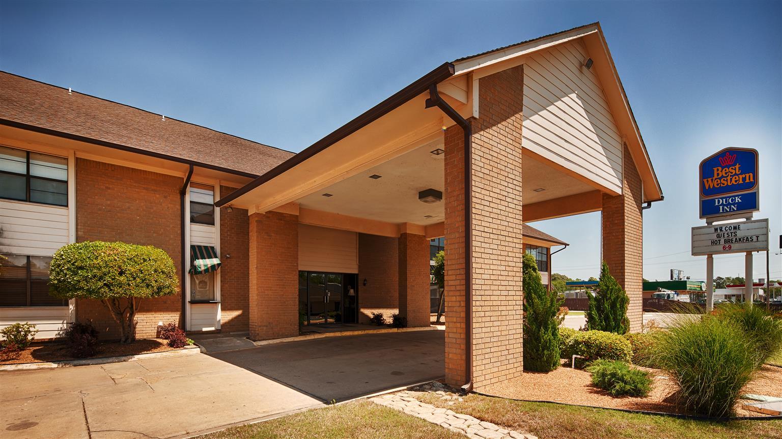 Quality Inn And Suites Stuttgart Exterior foto